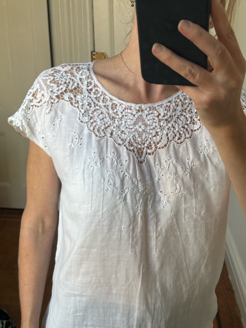 Women's White Lace Yoke Short Sleeve Top
